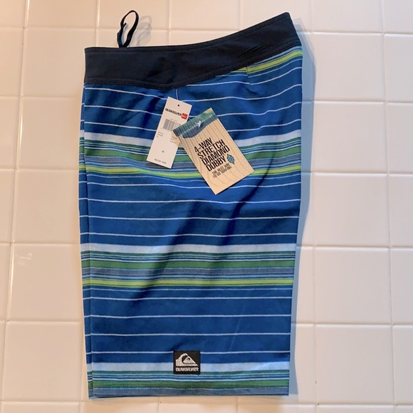 Quiksilver board shorts - Picture 3 of 4